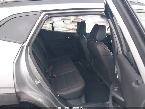 KL77LJEP5SC331687 2025 CHEVROLET TRAX - Image 8