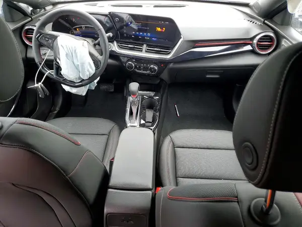 KL77LJEP5TC038275 2026 CHEVROLET TRAX - Image 8
