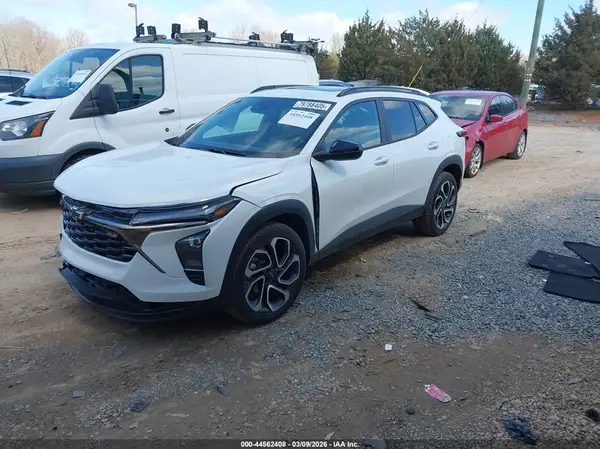KL77LJEP5TC085452 2026 CHEVROLET TRAX - Image 2