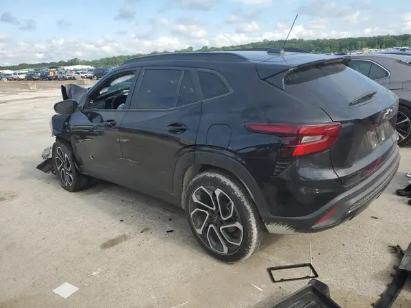 KL77LJEP6SC008393 2025 CHEVROLET TRAX - Image 2