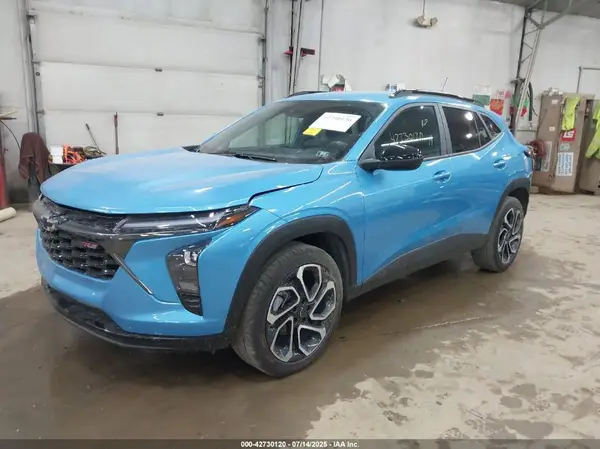 KL77LJEP6SC030166 2025 CHEVROLET TRAX - Image 2