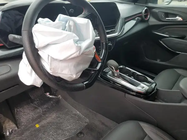 KL77LJEP6SC044407 2025 CHEVROLET TRAX - Image 8