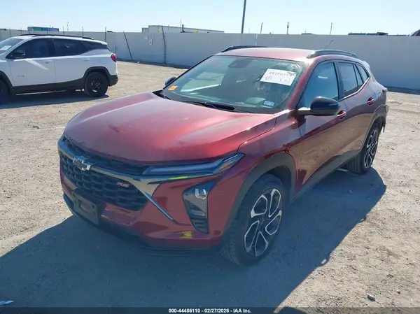 KL77LJEP6SC059957 2025 CHEVROLET TRAX - Image 2