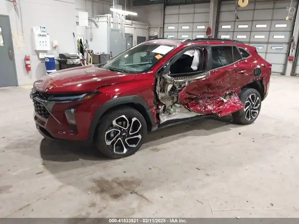 KL77LJEP6SC089699 2025 CHEVROLET TRAX - Image 2
