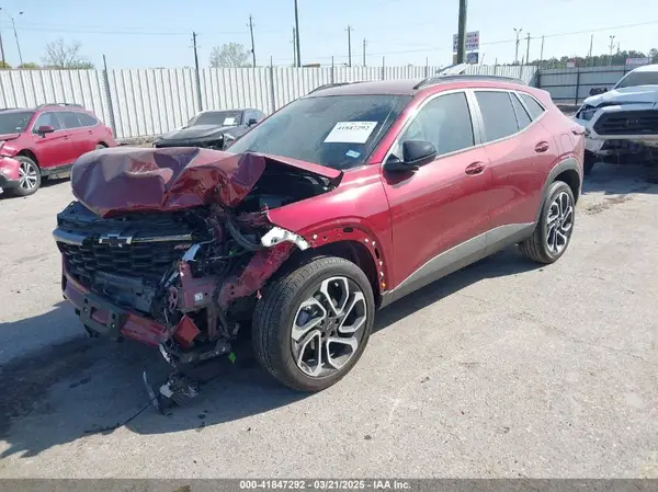 KL77LJEP6SC124838 2025 CHEVROLET TRAX - Image 2