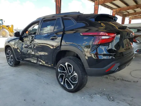 KL77LJEP6SC135516 2025 CHEVROLET TRAX - Image 2