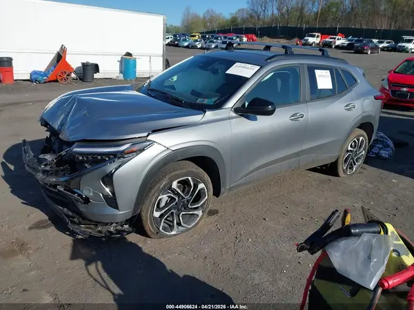 KL77LJEP6SC145284 2025 CHEVROLET TRAX - Image 2