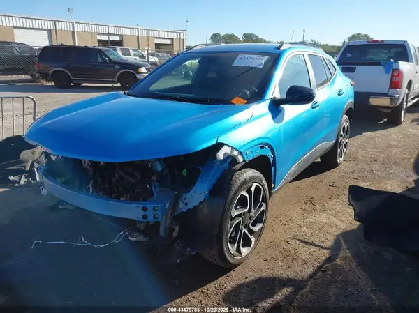 KL77LJEP6SC175255 2025 CHEVROLET TRAX - Image 2