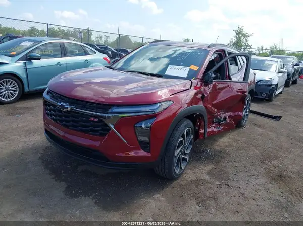 KL77LJEP6SC179905 2025 CHEVROLET TRAX - Image 2