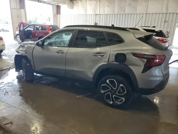 KL77LJEP6SC182710 2025 CHEVROLET TRAX - Image 2