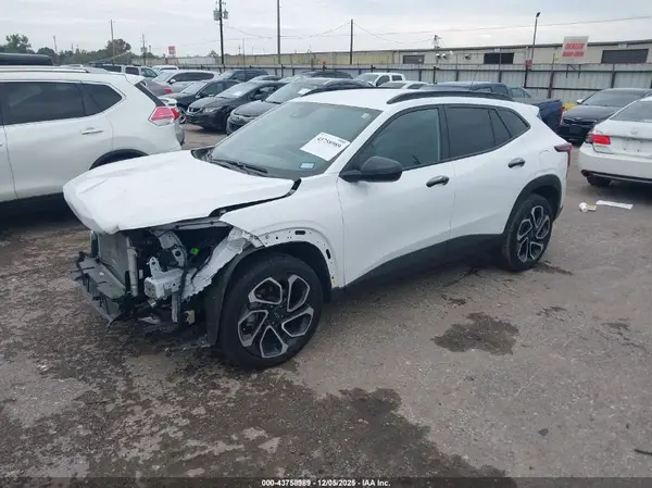 KL77LJEP6SC188037 2025 CHEVROLET TRAX - Image 2