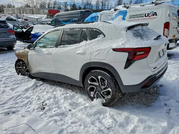 KL77LJEP6SC215706 2025 CHEVROLET TRAX - Image 2