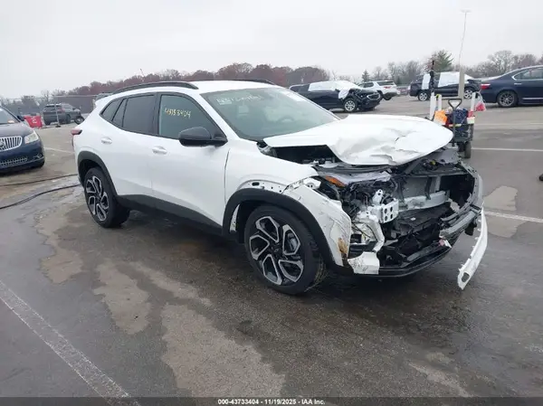 KL77LJEP6SC243599 2025 CHEVROLET TRAX - Image 1