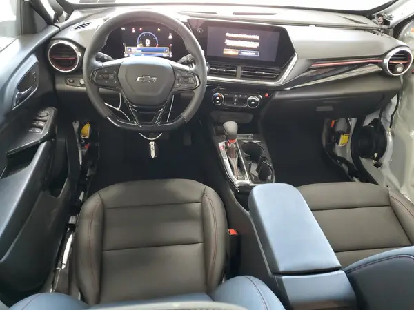 KL77LJEP6SC284010 2025 CHEVROLET TRAX - Image 8