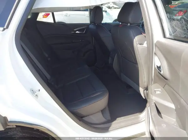 KL77LJEP6SC320195 2025 CHEVROLET TRAX - Image 8