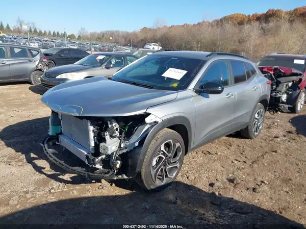 KL77LJEP6SC334145 2025 CHEVROLET TRAX - Image 2