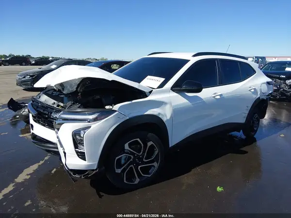 KL77LJEP6TC084973 2026 CHEVROLET TRAX - Image 2