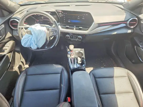 KL77LJEP7SC007026 2025 CHEVROLET TRAX - Image 8