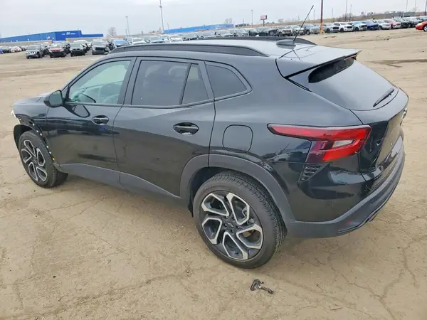 KL77LJEP7SC012999 2025 CHEVROLET TRAX - Image 2