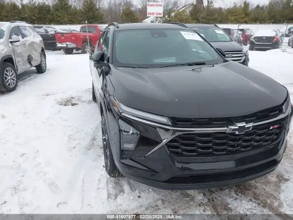 KL77LJEP7SC033660 2025 CHEVROLET TRAX - Image 1