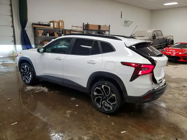 KL77LJEP7SC039149 2025 CHEVROLET TRAX - Image 2