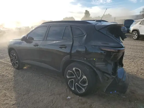 KL77LJEP7SC088674 2025 CHEVROLET TRAX - Image 2