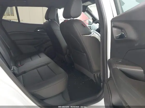 KL77LJEP7SC093552 2025 CHEVROLET TRAX - Image 8