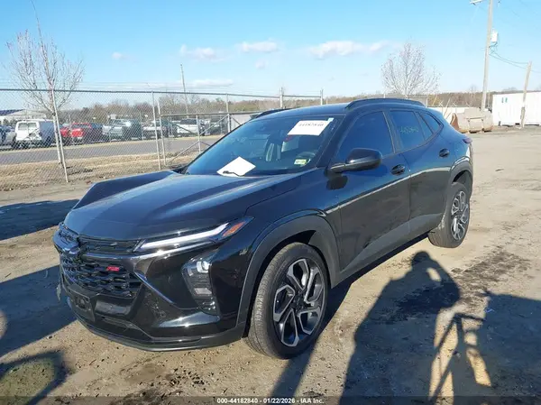 KL77LJEP7SC137162 2025 CHEVROLET TRAX - Image 2