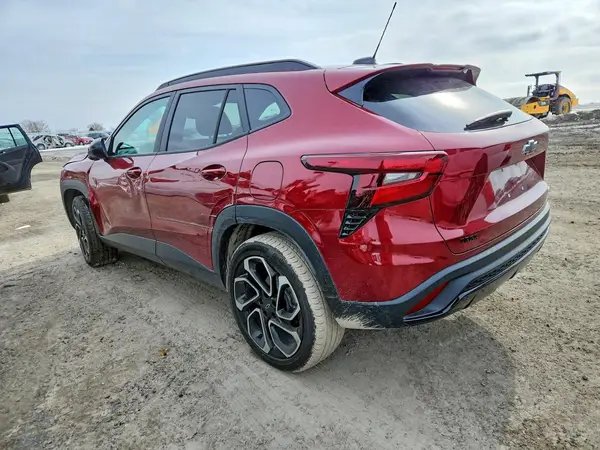KL77LJEP7SC178374 2025 CHEVROLET TRAX - Image 2