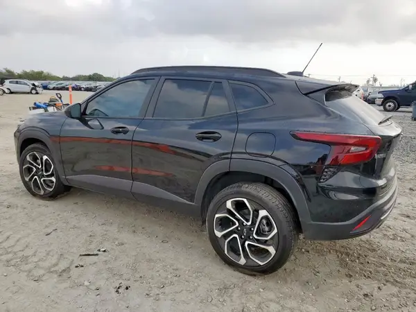 KL77LJEP7SC259648 2025 CHEVROLET TRAX - Image 2