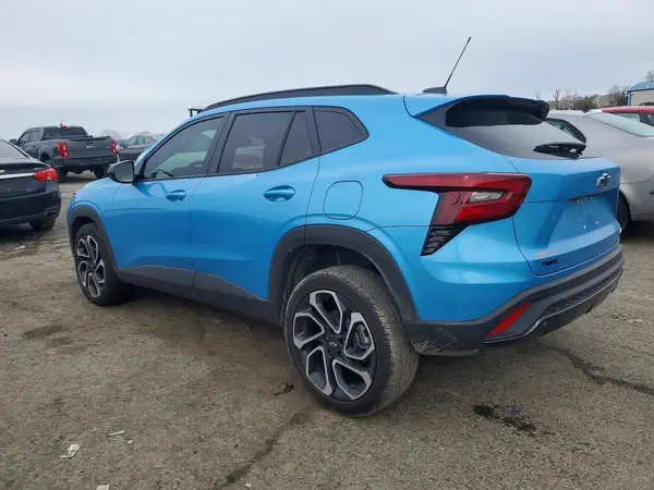 KL77LJEP7SC262663 2025 CHEVROLET TRAX - Image 2