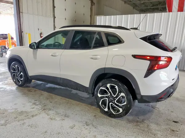 KL77LJEP7SC278071 2025 CHEVROLET TRAX - Image 2