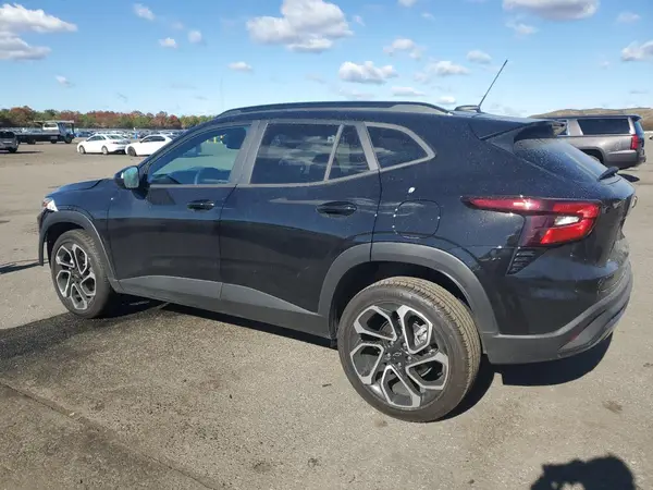 KL77LJEP7SC287451 2025 CHEVROLET TRAX - Image 2