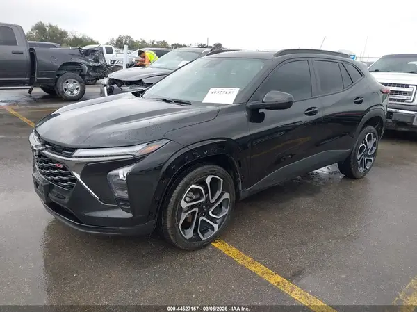 KL77LJEP8SC009349 2025 CHEVROLET TRAX - Image 2