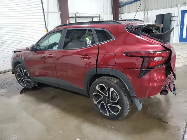KL77LJEP8SC027673 2025 CHEVROLET TRAX - Image 2