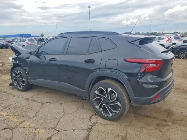 KL77LJEP8SC041704 2025 CHEVROLET TRAX - Image 2