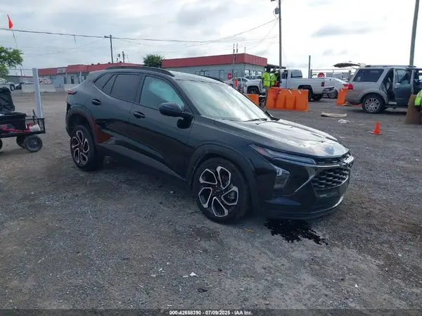 KL77LJEP8SC044926 2025 CHEVROLET TRAX - Image 1