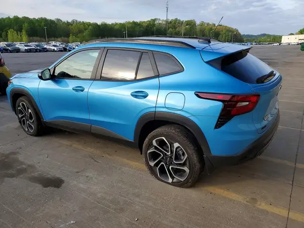 KL77LJEP8SC160661 2025 CHEVROLET TRAX - Image 2