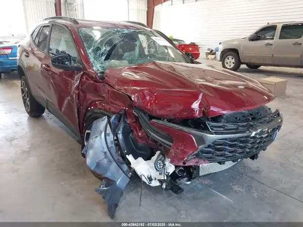KL77LJEP8SC177766 2025 CHEVROLET TRAX - Image 1