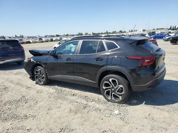 KL77LJEP8SC265829 2025 CHEVROLET TRAX - Image 2
