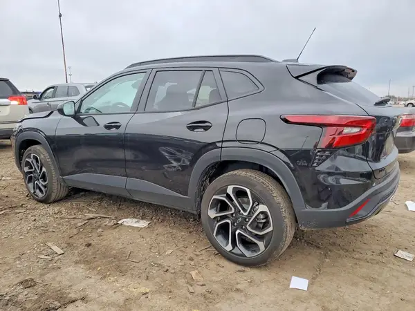 KL77LJEP8SC266897 2025 CHEVROLET TRAX - Image 2