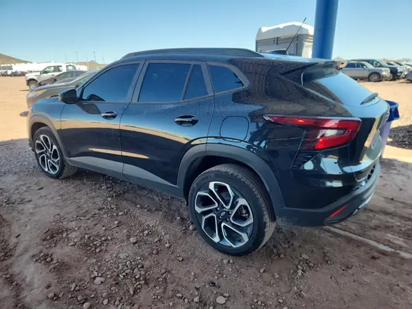KL77LJEP8SC270786 2025 CHEVROLET TRAX - Image 2