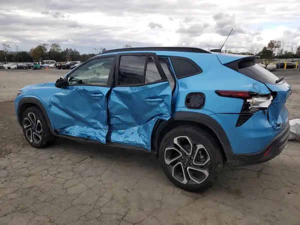 KL77LJEP8SC282047 2025 CHEVROLET TRAX - Image 2