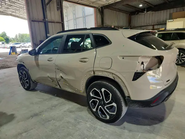 KL77LJEP8TC009689 2026 CHEVROLET TRAX - Image 2