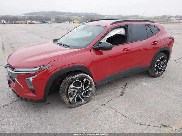 KL77LJEP8TC047522 2026 CHEVROLET TRAX - Image 2