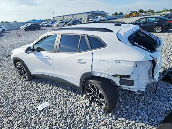 KL77LJEP8TC087759 2026 CHEVROLET TRAX - Image 2