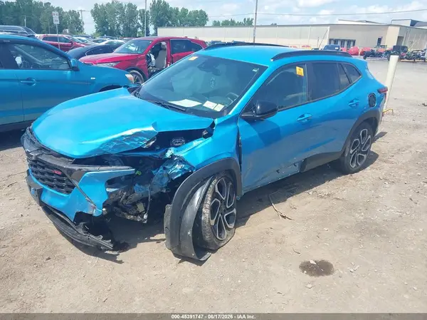 KL77LJEP9SC032932 2025 CHEVROLET TRAX - Image 2
