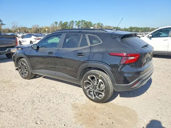 KL77LJEP9SC044059 2025 CHEVROLET TRAX - Image 2