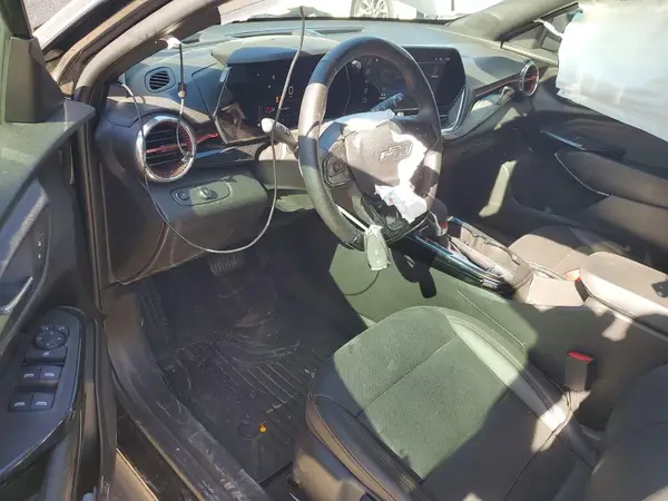 KL77LJEP9SC044059 2025 CHEVROLET TRAX - Image 8