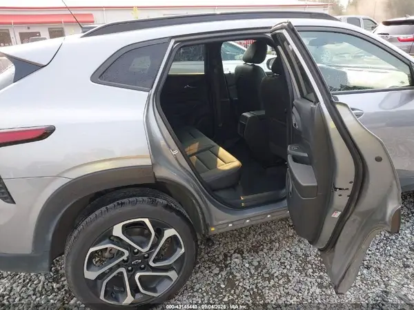 KL77LJEP9SC051836 2025 CHEVROLET TRAX - Image 8